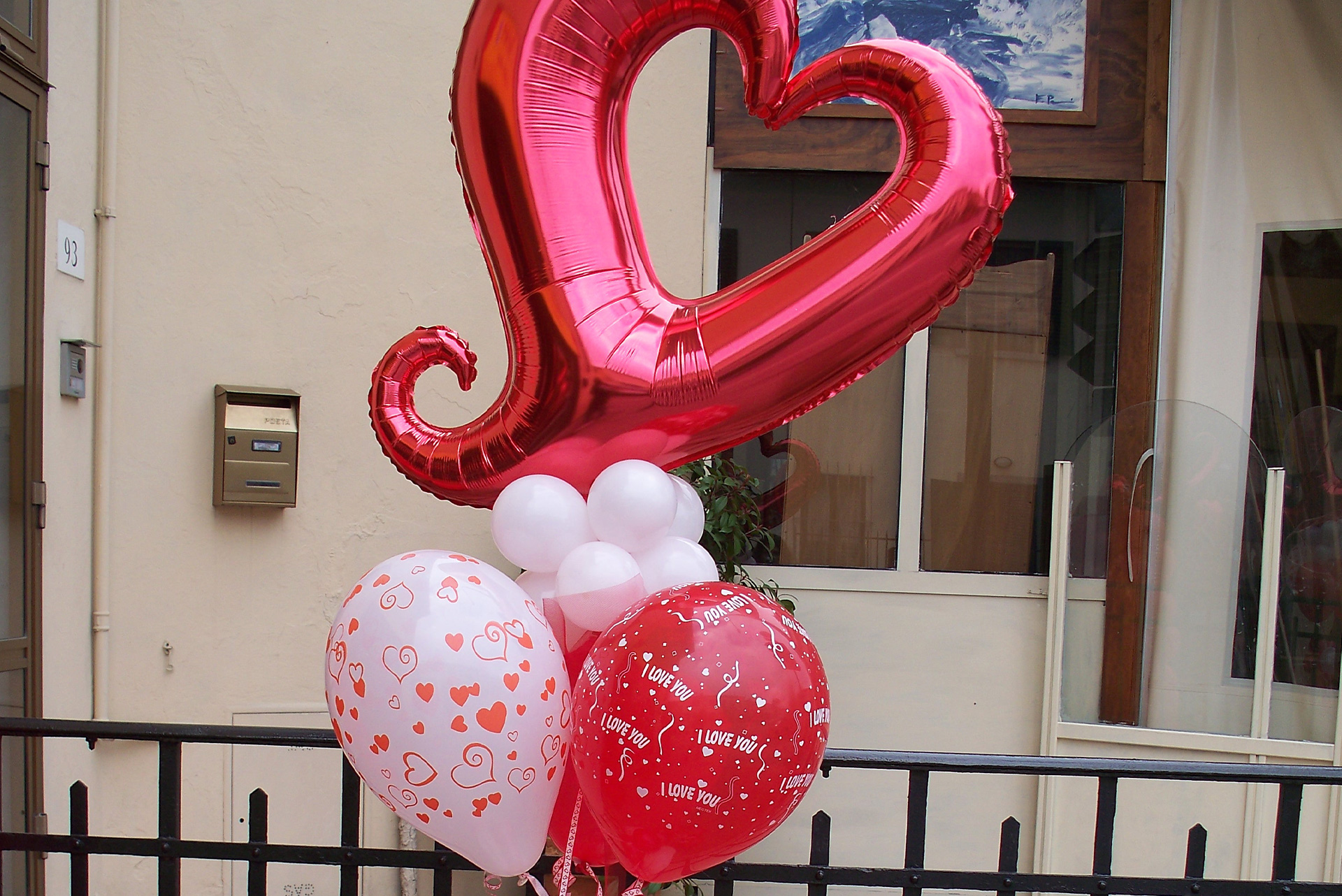 Composizione palloncini alluminio e lattice cuore